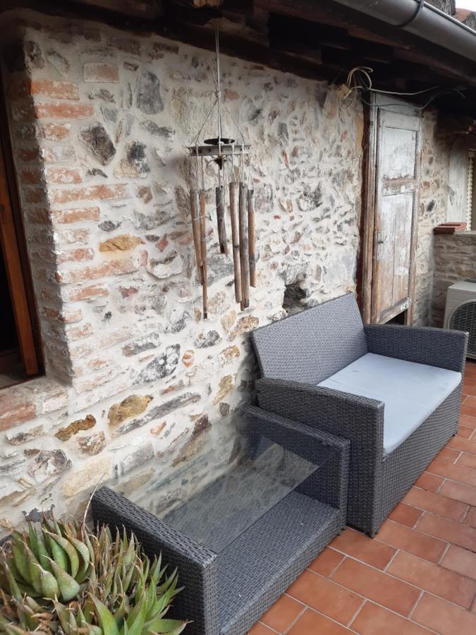 Attic With Balcony At Locanda Del Capo Capannori Bagian luar foto
