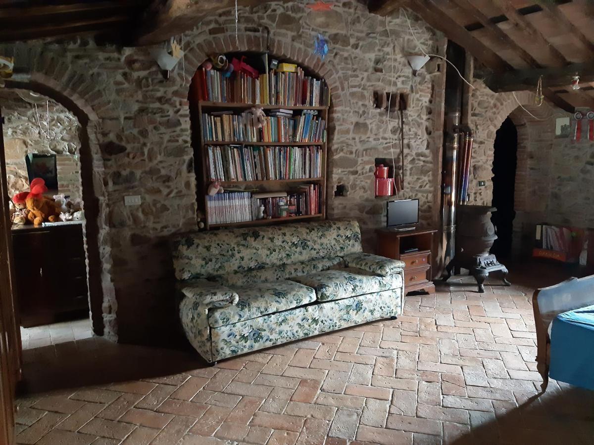 Attic With Balcony At Locanda Del Capo Capannori Bagian luar foto