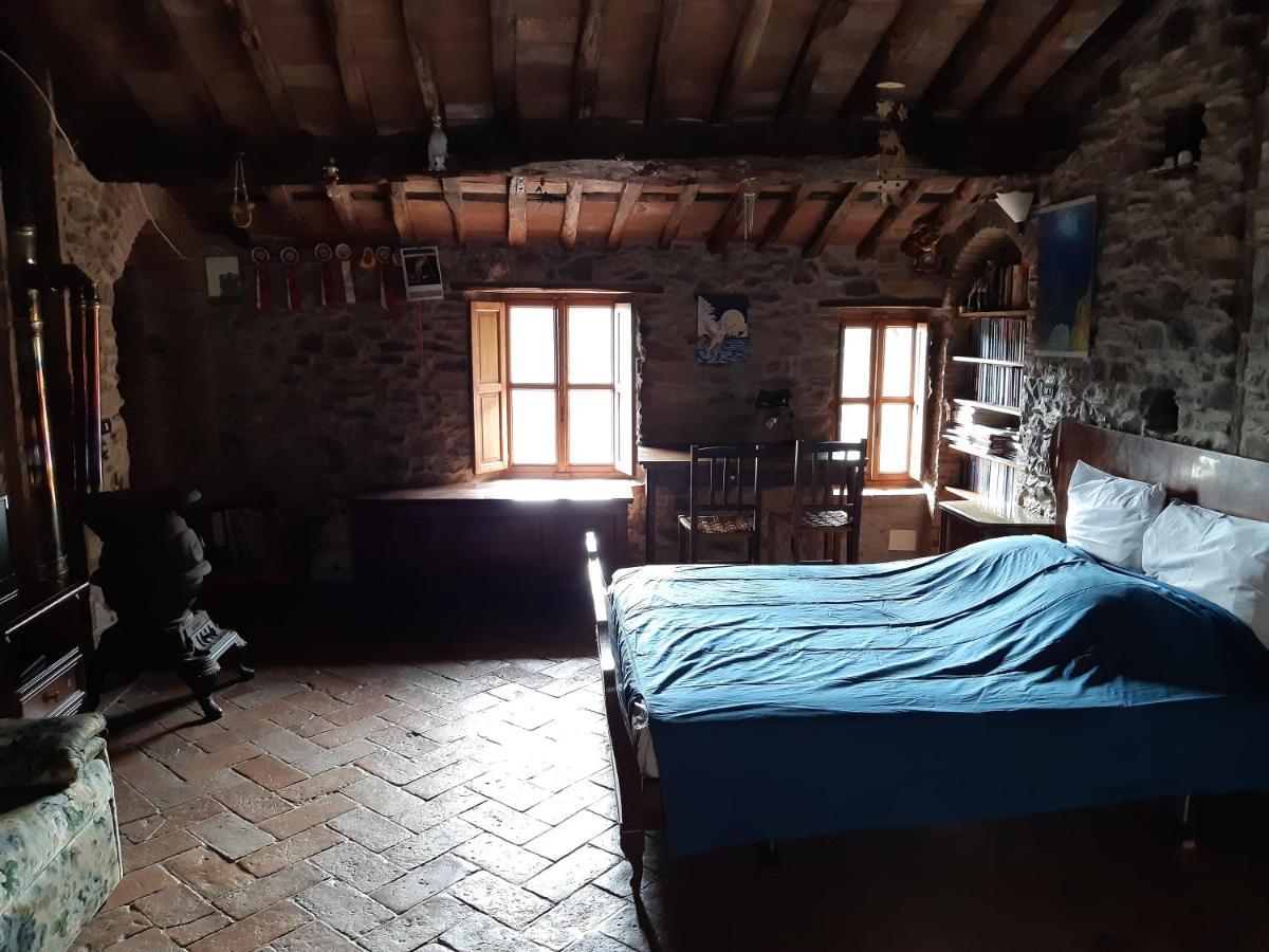 Attic With Balcony At Locanda Del Capo Capannori Bagian luar foto