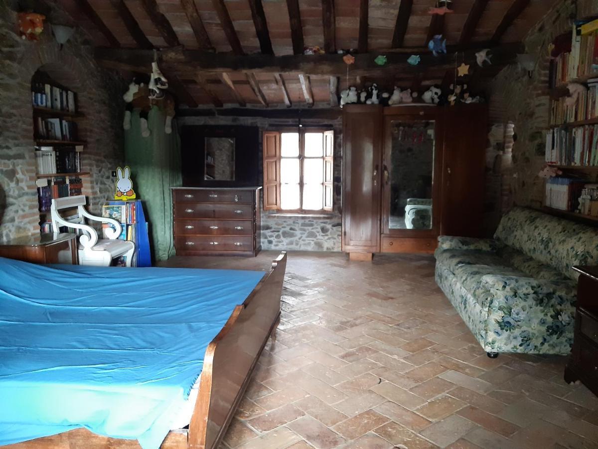 Attic With Balcony At Locanda Del Capo Capannori Bagian luar foto