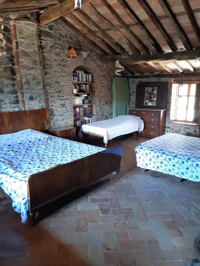 Attic With Balcony At Locanda Del Capo Capannori Bagian luar foto